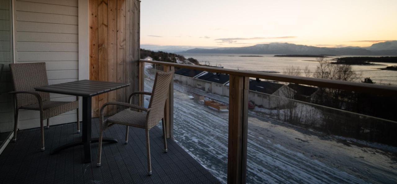 Destination Senja - Stonglandseidet Apartment Екстериор снимка