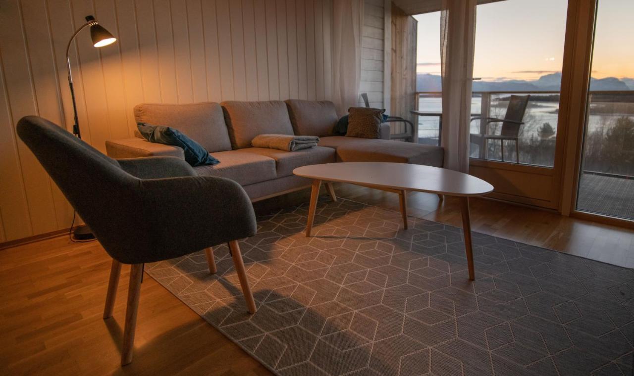 Destination Senja - Stonglandseidet Apartment Екстериор снимка
